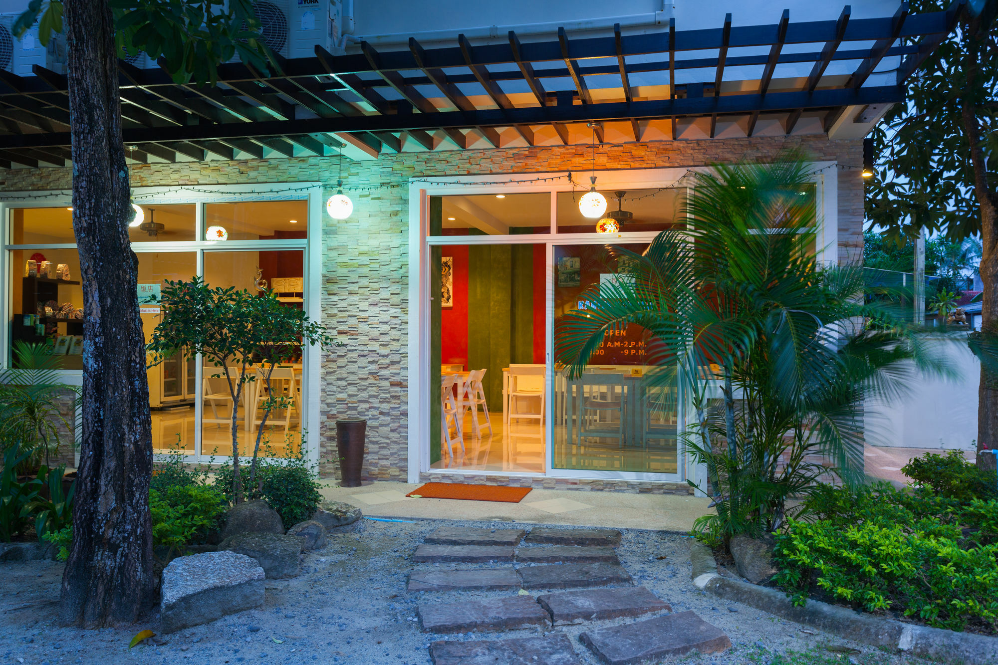 Bangtao Kanita House Pantai Bang Tao Bagian luar foto