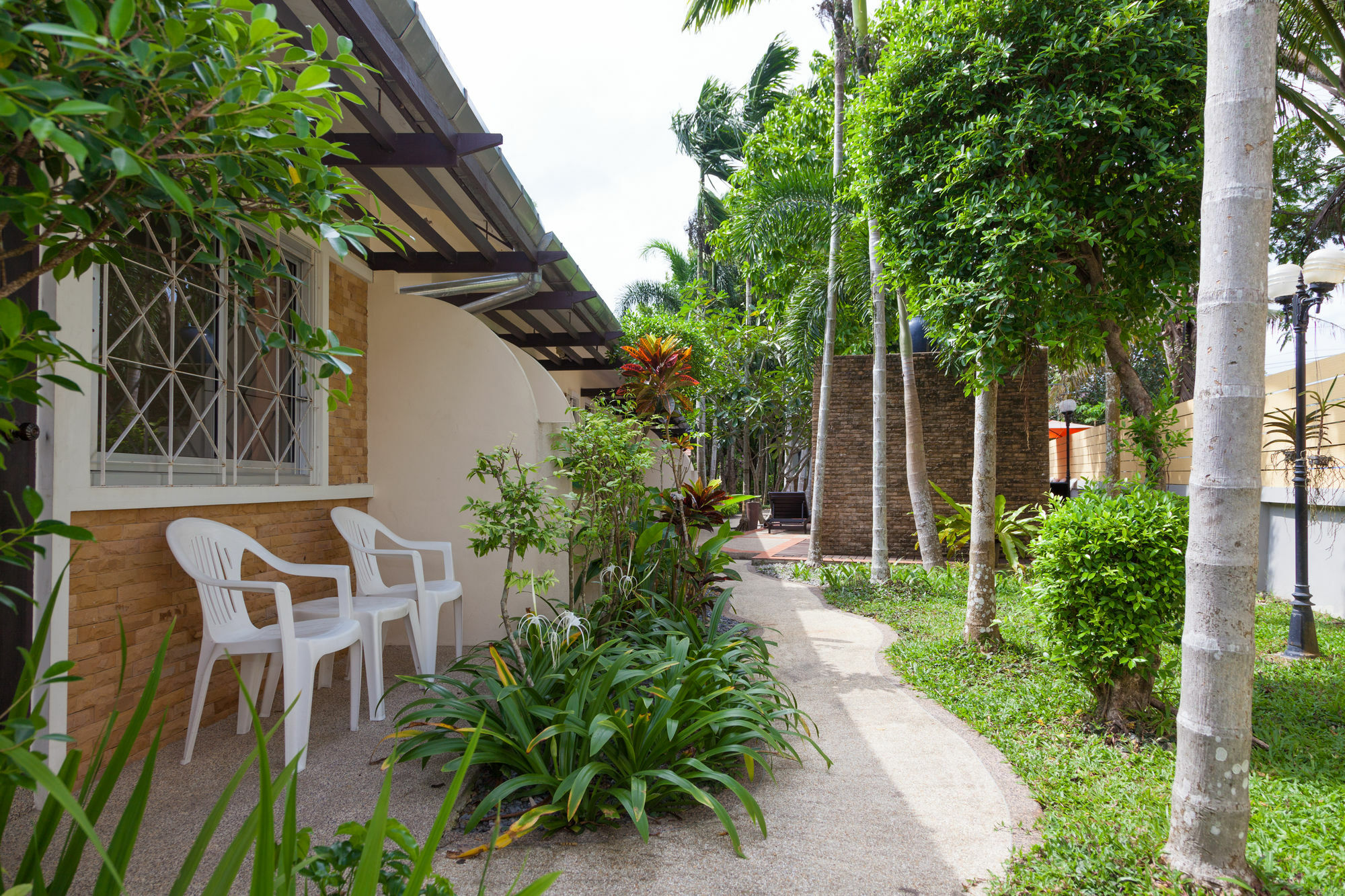 Bangtao Kanita House Pantai Bang Tao Bagian luar foto