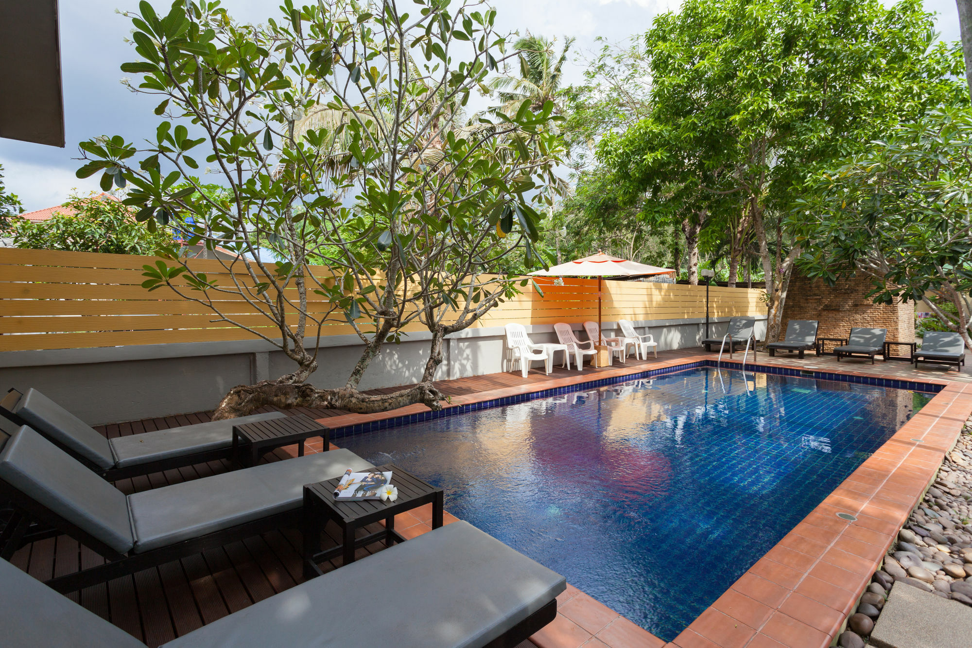 Bangtao Kanita House Pantai Bang Tao Bagian luar foto