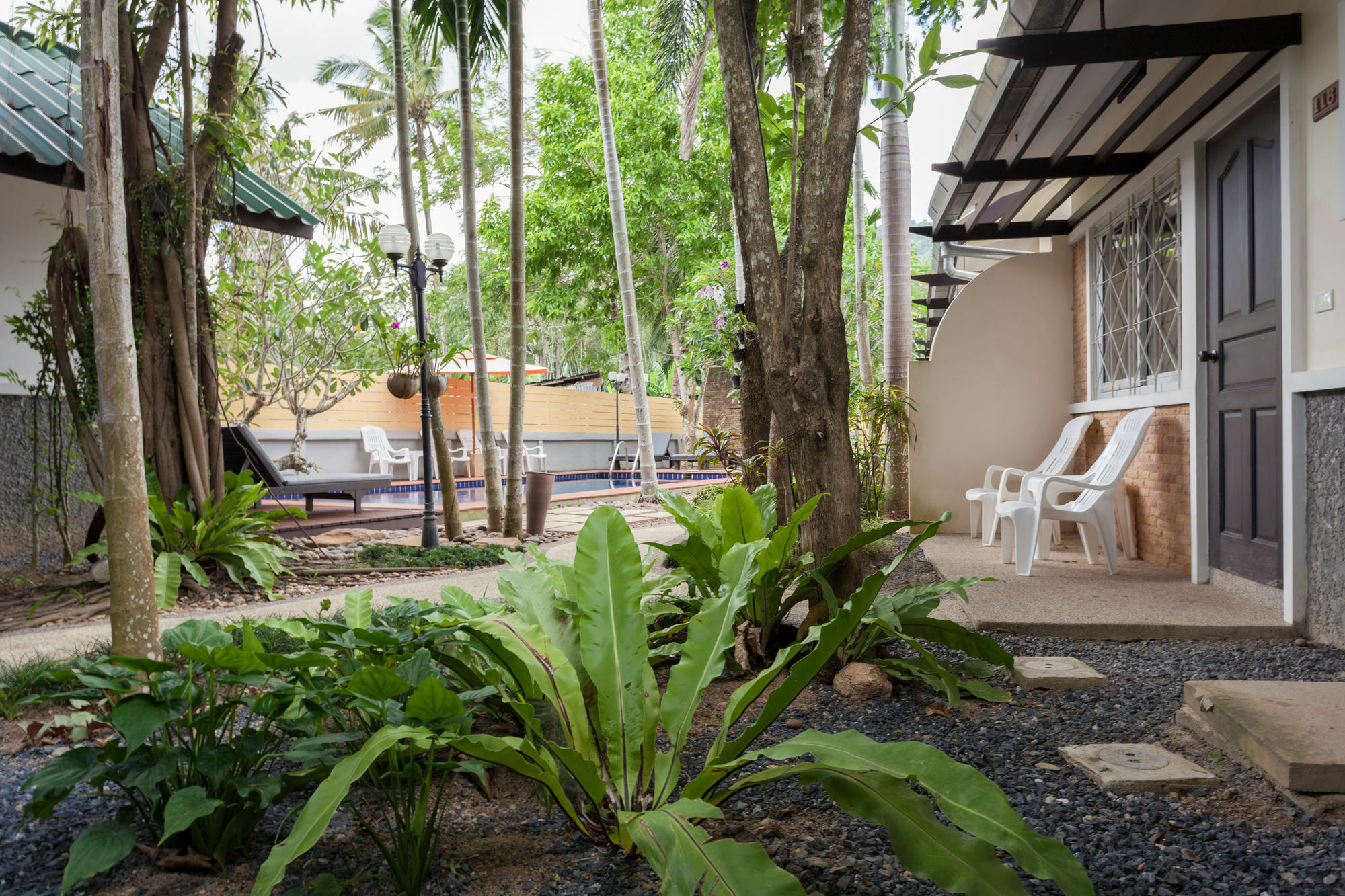 Bangtao Kanita House Pantai Bang Tao Bagian luar foto