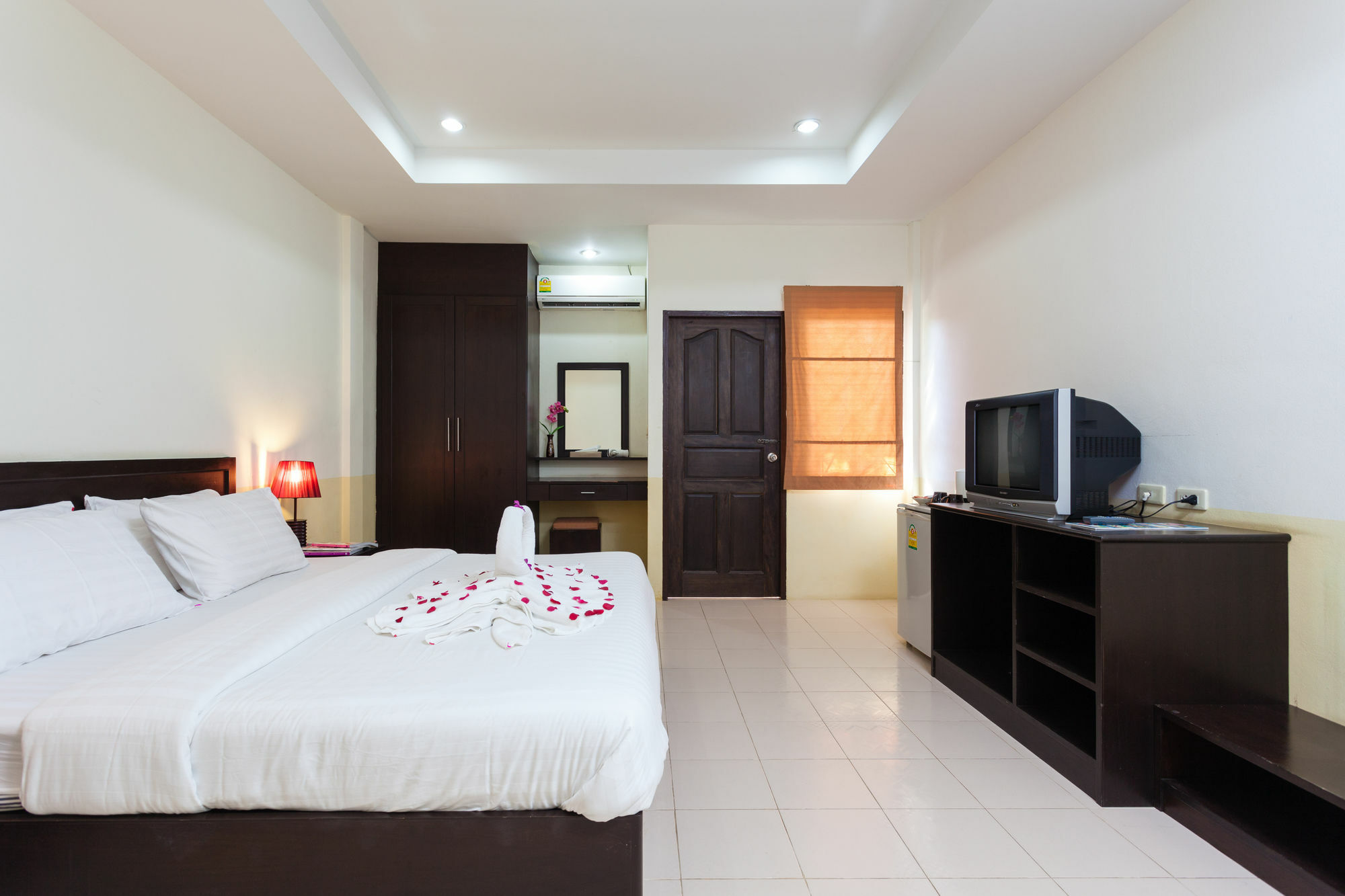 Bangtao Kanita House Pantai Bang Tao Bagian luar foto